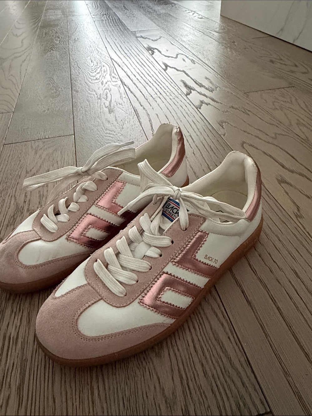Classic Women's White and Blush Pink Retro Sneakers